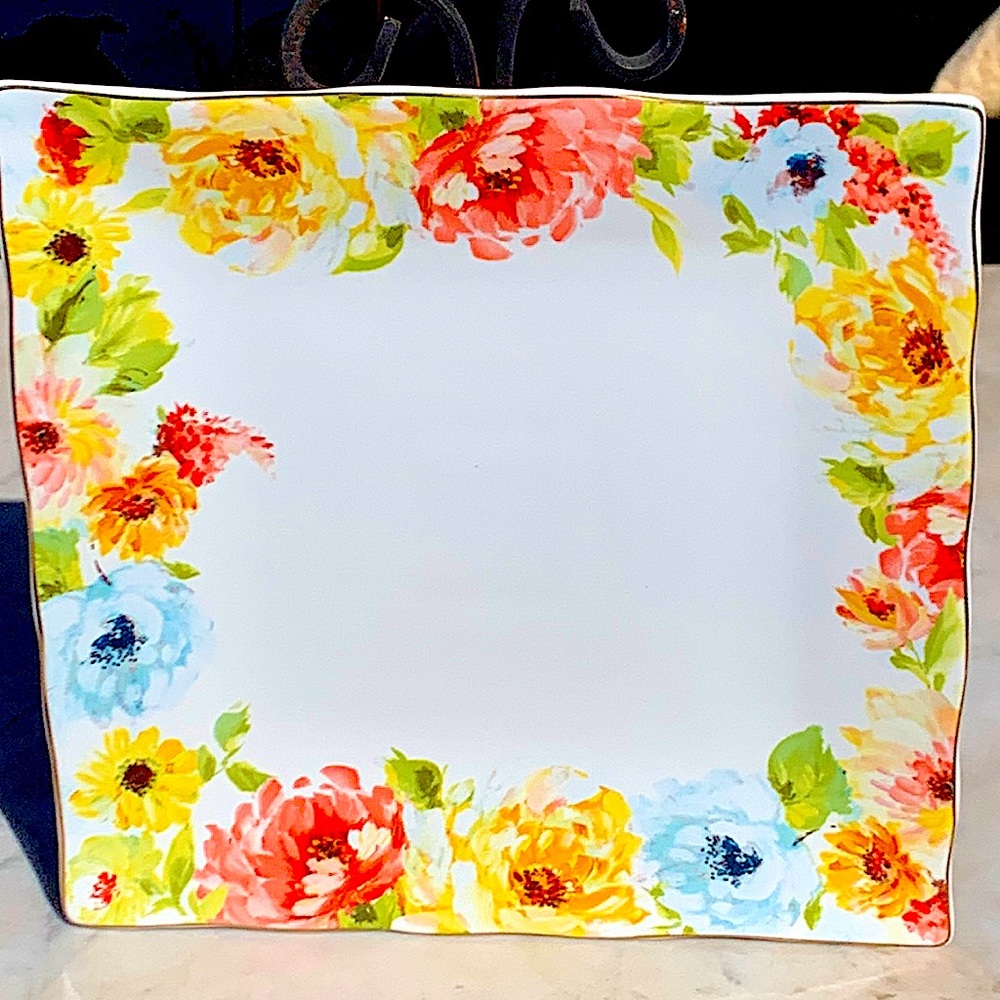 222 FIFTH GEORGETTE ROSE SQUARE DINNER PLATE 11 INCH NEW BIRD PORCELAIN